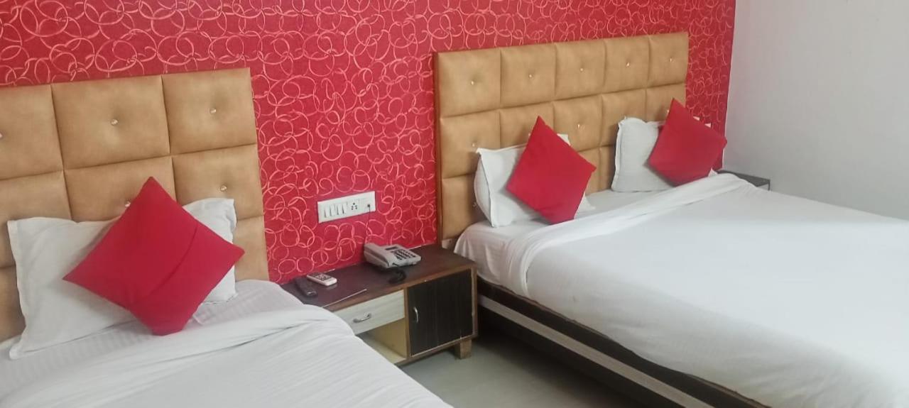Hotel Anjali Palace Ahmedabad Esterno foto
